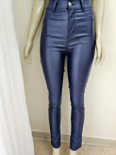 Calça couro fake Sawary