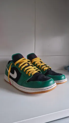 Jordan 1 Low SE "Christmas"