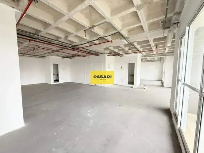 Salas Comerciais à Venda no Centro de São Bernardo | 218m², 5 Banheiros, 5 Vagas e Sacada