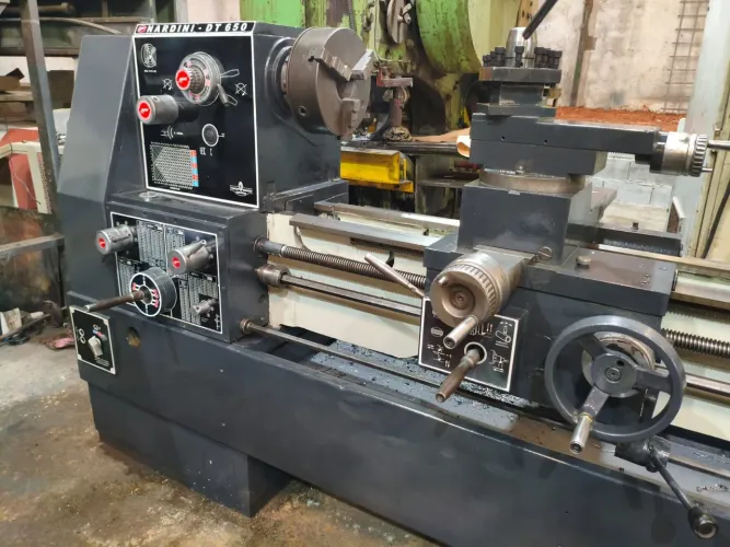 Torno mecânico Nardini -DT 650