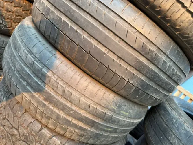 Pneu 235/65/17 Michelin 80 % de vida útil