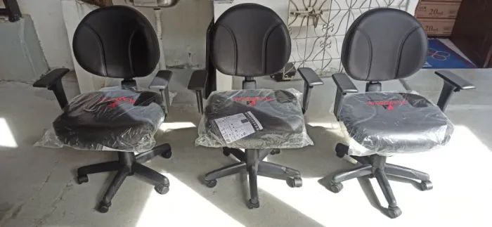 Cadeiras para escritório em Promoção  