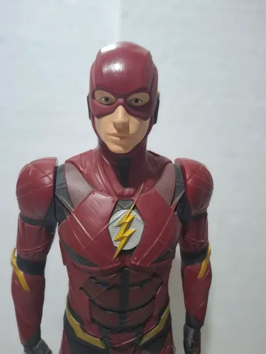 Action figure Flash Liga da Justiça 46cm da Mimo Realista
