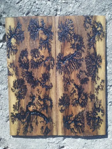 Top para guitarra com efeito lichtenberg