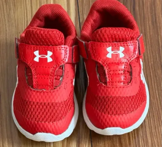 tênis under armour infantil tamanho 5 importado (desapego)