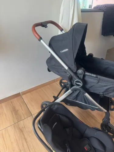 Carrinho e bebê conforto Kiddo casulo click