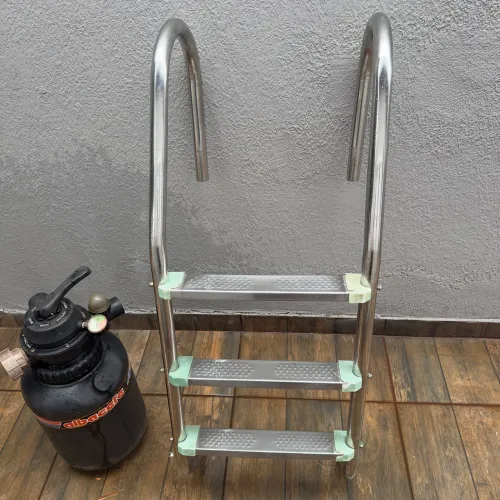 Escada de piscina, Filtro de Areia e Motor pra piscina