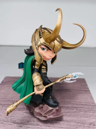 ESTÁTUA LOKI - INFINITY SAGA - MINICO - IRON STUDIOS