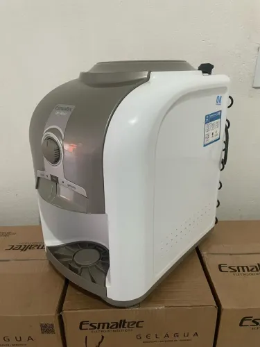 Bebedouro Esmaltec Gela Água