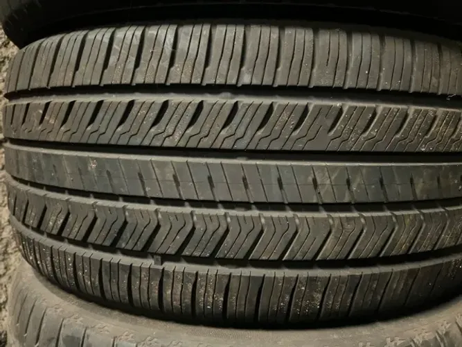 Pneu 275/40/21 Hankook  95 % Vida util.