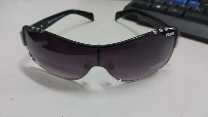 óculos de sol Prada