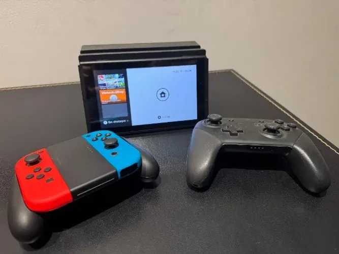Nintendo Switch Completo com Case para Transporte e Controle Extra