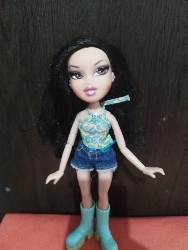 Boneca Bratz Jade - Coleção Original