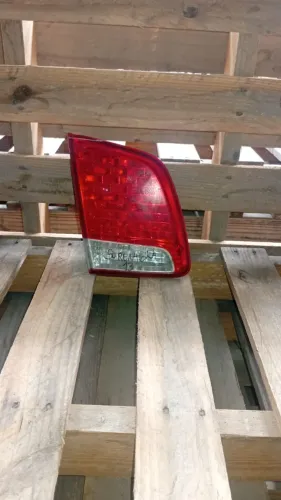 LANTERNA TRASEIRA ESQUERDA TAMPA DE MALA KIA SORENTO COM DETALHE  11/13