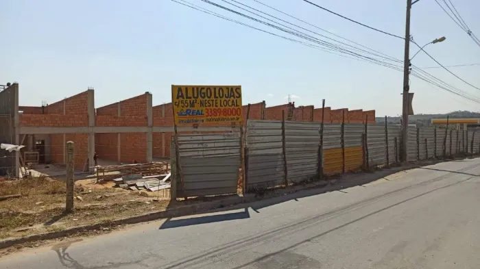 Loja para alugar em Esmeraldas por R$ 2.200,00!