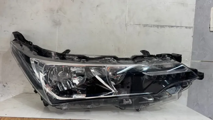 Farol Toyota Corolla 2017 2018 2019 Direito Original