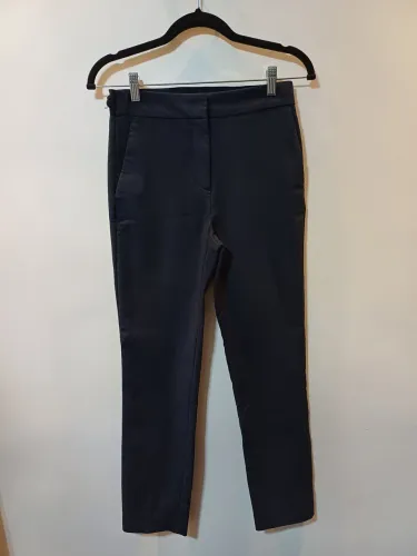 Calça feminina Zara preta com bolsos e elástico nas costas, tam.P .
