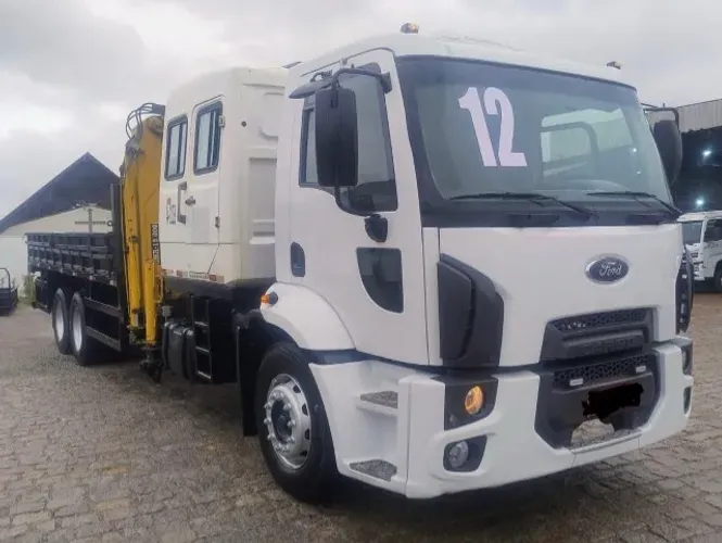 Ford Cargo 2422 6x2 2012 chassis