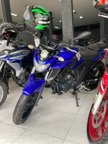 YAMAHA FZ25 AZUL 2020 ótimo estado de conservação! 