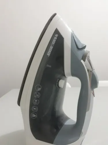BLACK+DECKER Ferro de Passar Roupa