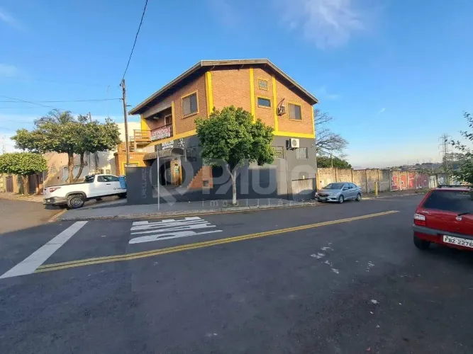 Casa com sala comercial à Venda no Bairro JD Nossa Senhora de Fatima - Piracicaba-SP
