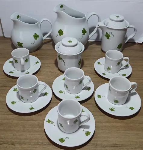 Conjunto de porcelana Chá/Café Euro (Contém Trincado no Bule maior)