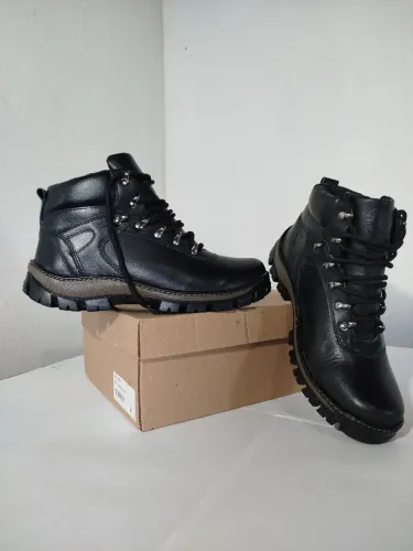 Bota coturno Stefanini em Couro Legítimo N° 39/40, 41/42, 42/43. (PIX, DINHEIRO E CARTÃO) 