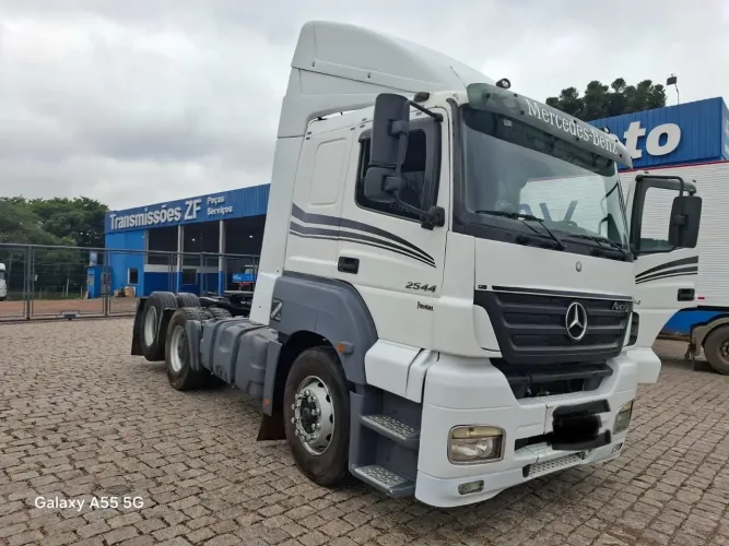 Mercedes-Benz Axor 2544 - Potência e Confiabilidade!