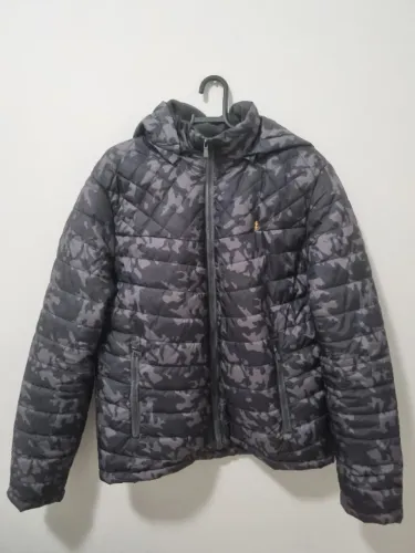 jaqueta puffer camuflada zoomp tam. p