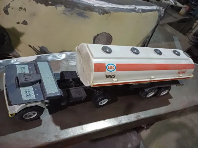 Caminhão Tanque Esso Elka 1983 Miniatura Colecionável