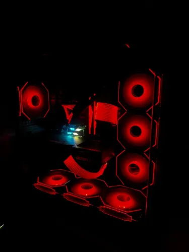 PC Gamer Ultra Performance - Ryzen 7 9800X3D + RTX 4060Ti + DDR5 AM5