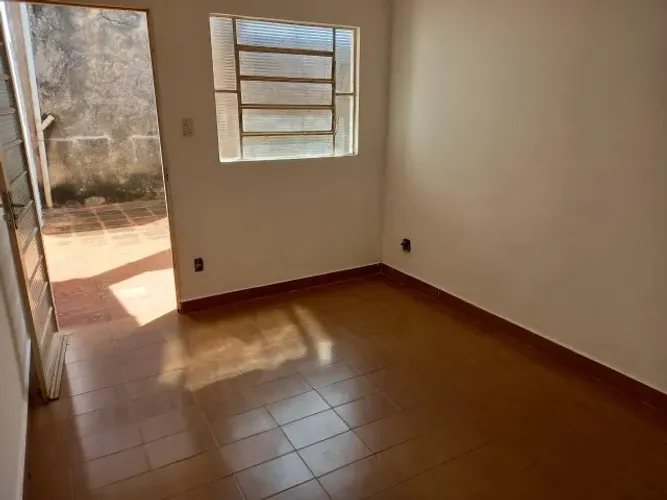 CASA 02 DORMITÓRIOS JARDIM INDEPENDÊNCIA