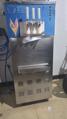 Vende se máquina de sorvete expresso.