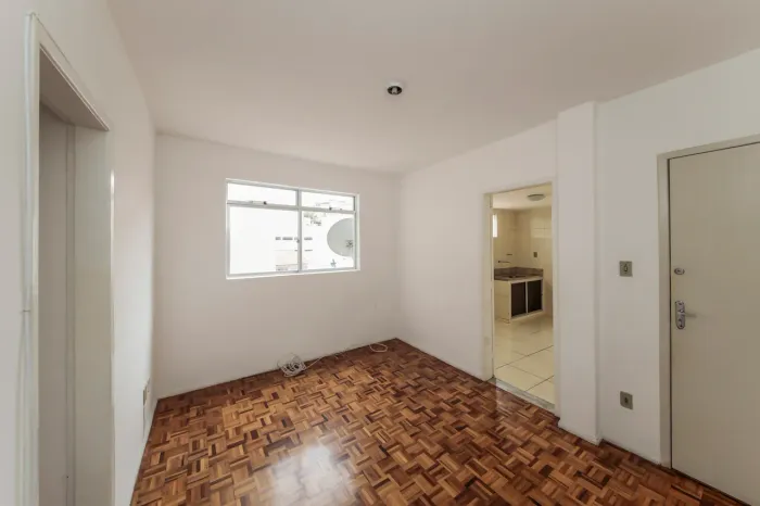 Apartamento próximo a praça no bairro Jardim Glória para venda