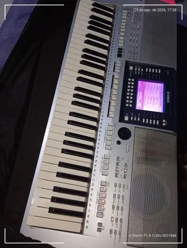 Teclado Yamaha prs710