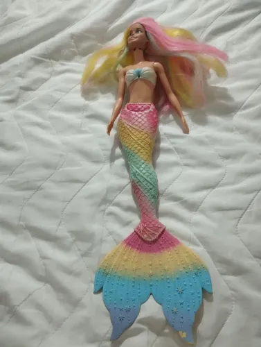 Boneca Barbie Dreamtopia sereia arco íris 
