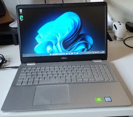 Notebook Dell Inspiron 15 - Intel Core I5-8265U 1.80Ghz - 8Gb RAM - Nvidia MX130 2Gb VRAM