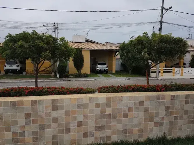 Casa Aruana com piscina - condomínio 250m2 - 4/4 com suíte e DCE completo - proximo ao Sho
