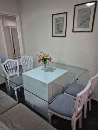 Mesa + 4 Cadeiras