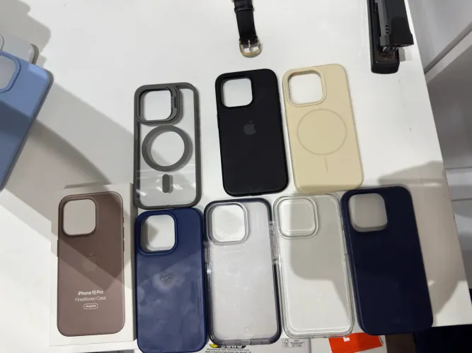Capas IPhone 15 Pro Apple Original Apple Fine Woven Case