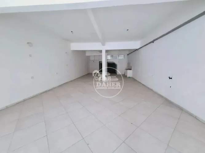 Daher Aluga: Lojão com 150 m², pertinho da Via Principal, em Piedade - LO0011