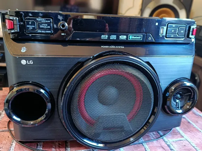 Mini System LG 1 CD/ MP3/ USB - OM4560