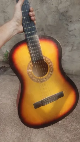 Violão Barato pra vender logo 