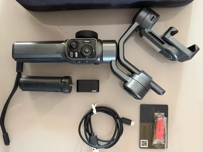 Estabilizador Gimbal Zhiyun Smooth 5S AI Pro - Estado de Novo + Case e Acessórios