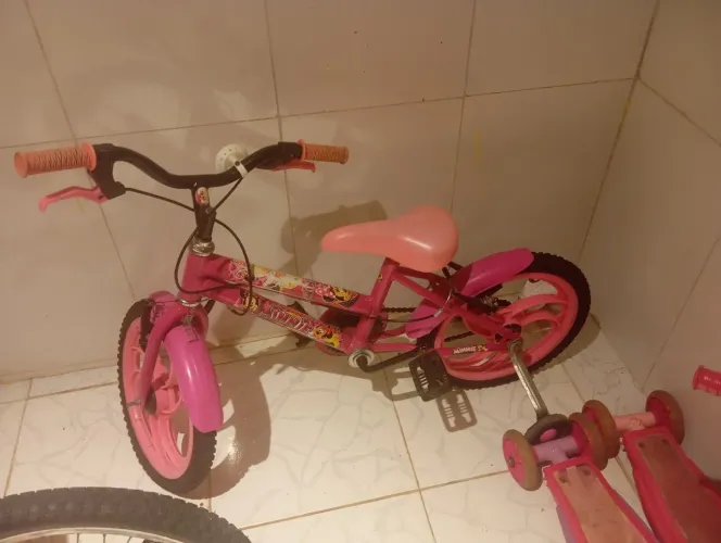 Duas bicicletas