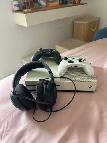 Xbox One S