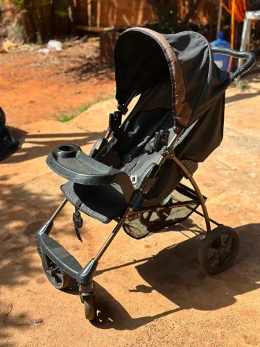 Carrinho de bebê Galzerano semi-novo
