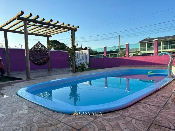 Casa com Piscina Balneário Inajá