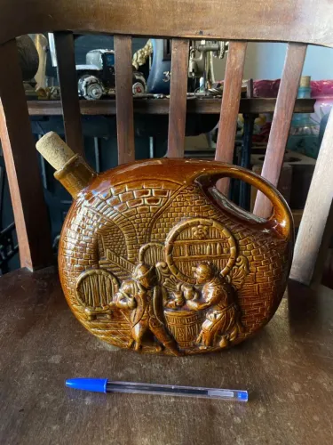 Antiga garrafa de vinho em cerâmica (ref:269)
