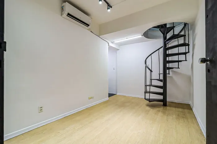 Loja em galeria na Rua Augusta, 2690 - 228 - Primeiro andar 19 m²